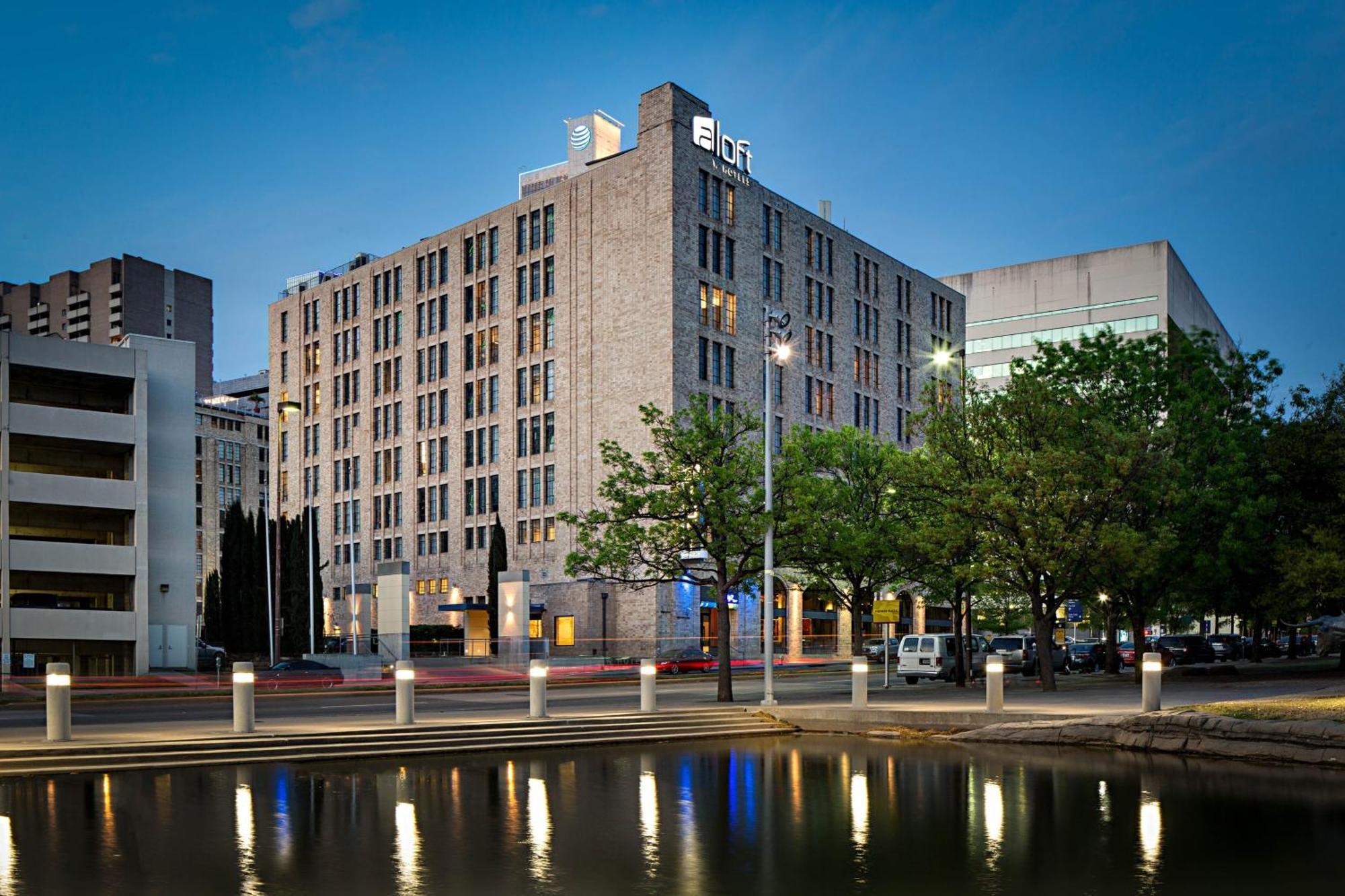 Aloft Dallas Downtown Exterior foto